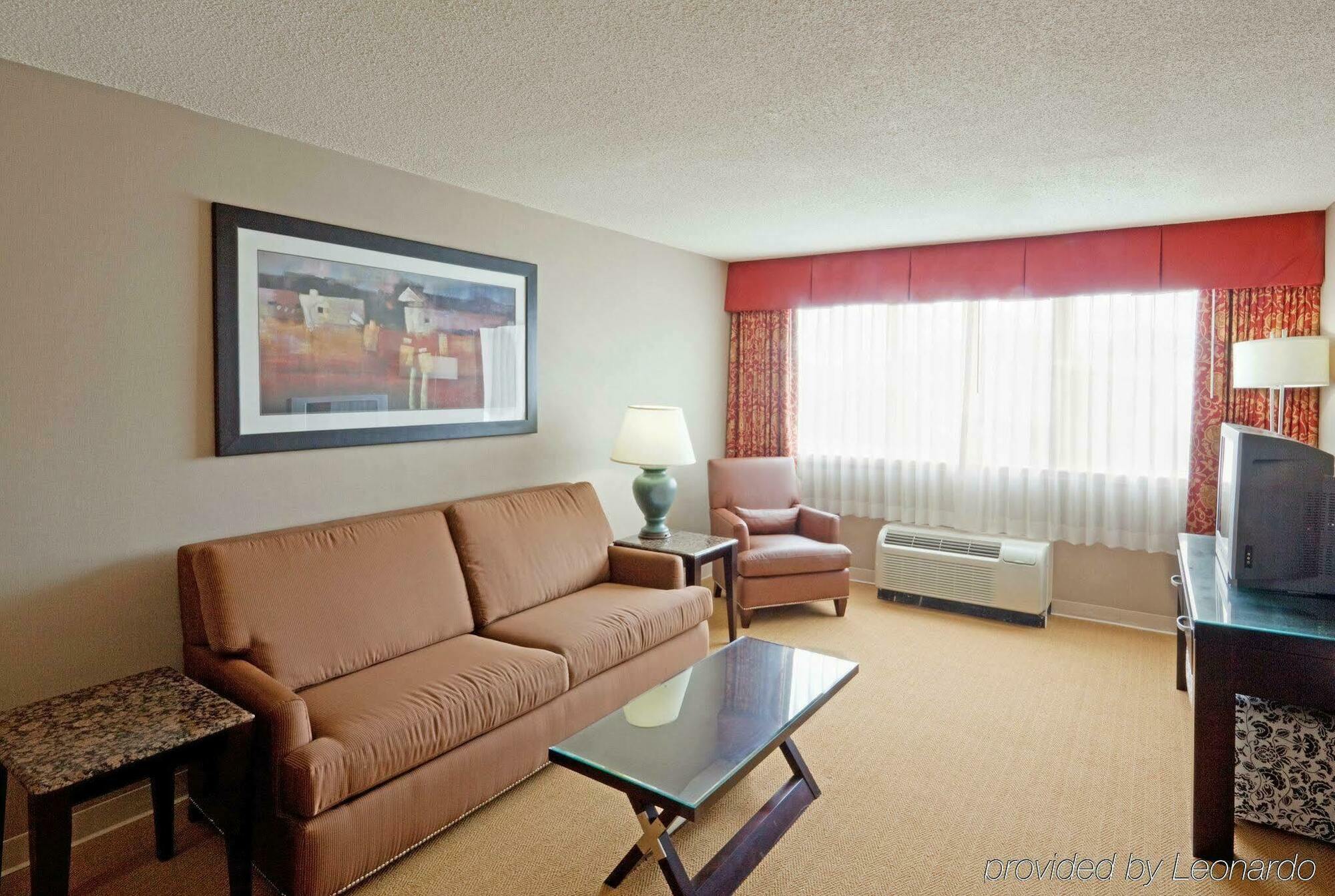 Holiday Inn & Suites Boston Peabody, An Ihg Hotel Phòng bức ảnh